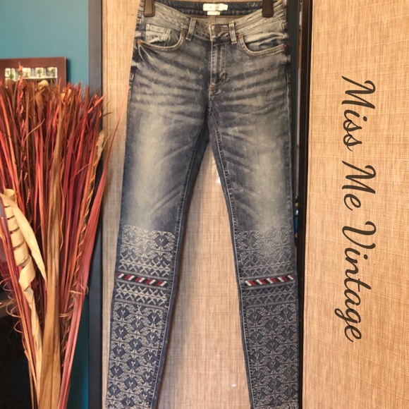 Miss Me Vintage Jeans - Picture 1 of 13